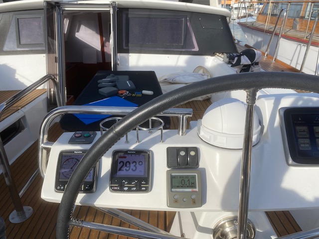 slider 7 Beneteau Sense 46